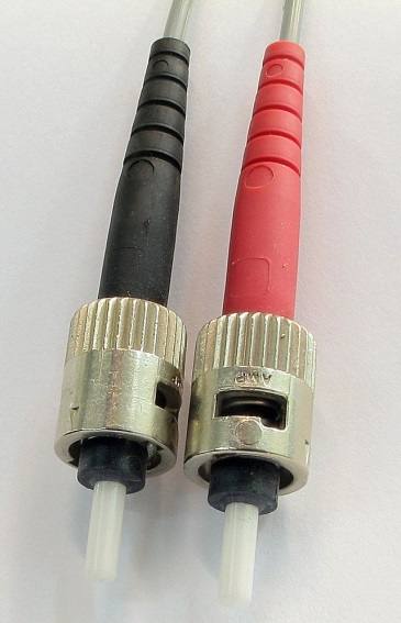 http://upload.wikimedia.org/wikipedia/commons/thumb/2/2a/ST-optical-fiber-connector-hdr-0a.jpg/640px-ST-optical-fiber-connector-hdr-0a.jpg