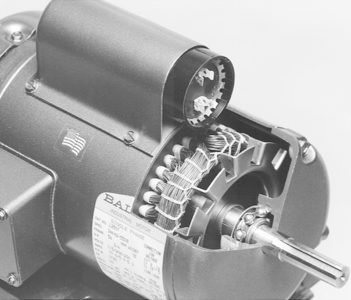 Motor de inducción de arranque por condensador (CSIM).
