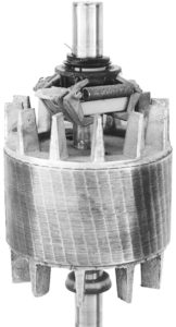 Rotor de jaula de ardilla con una parte giratoria del interruptor centrífugo